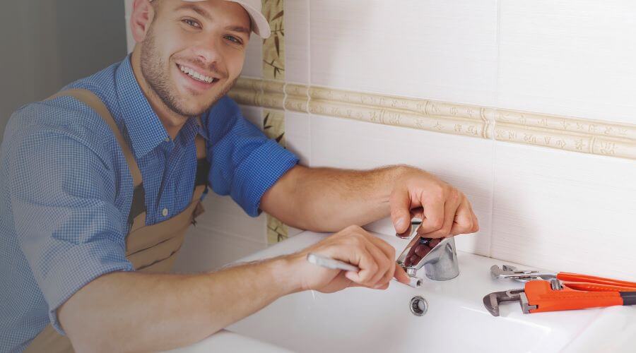 Expert burst pipe repair services in Deanville, TX